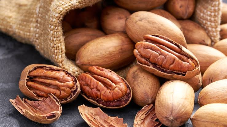 Pecans: Nutrition, Health Benefits, Varieties, Uses and Storage